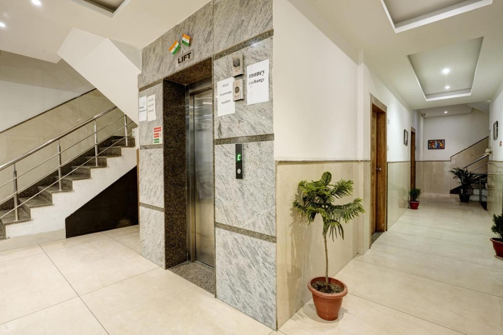 Hotel King Plaza Near Delhi Airport New Delhi Extérieur photo